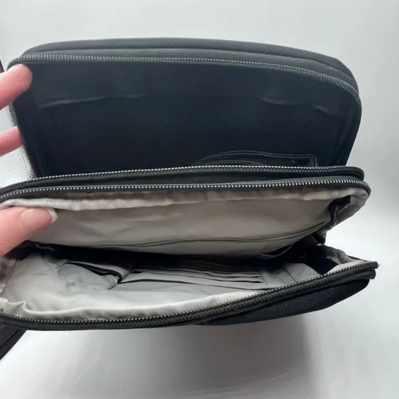Travelon Anti-Theft Concealed Carry Slim Messenger Bag - Picture 8 of 16